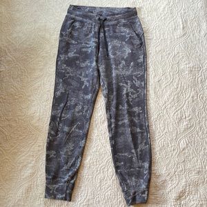 Lululemon joggers